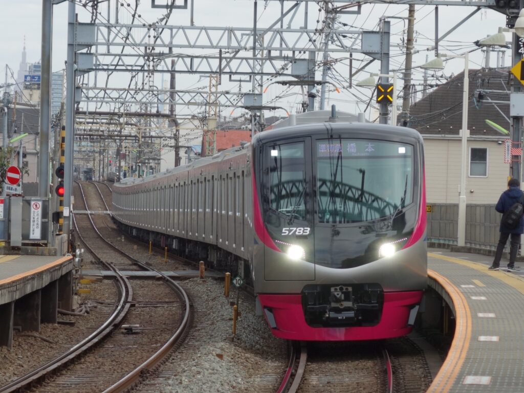 京王5000系プラレールはなぜ品薄？再販情報と入手ルートを徹底追跡