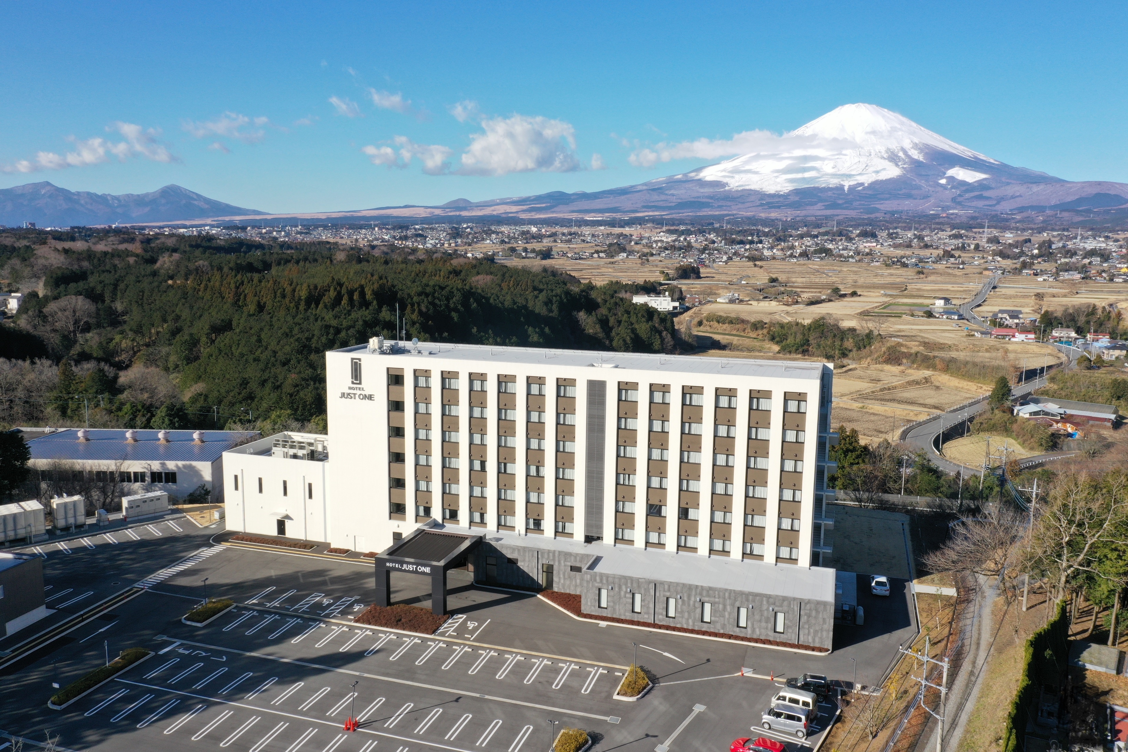 富士山の絶景と大浴場！富士スピードウェイ至近の穴場宿を徹底取材