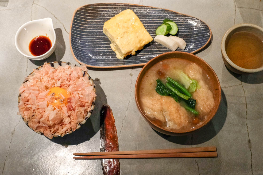 渋谷「かつお食堂」整理券と混雑の真相！絶品メニューや店主の経歴解説