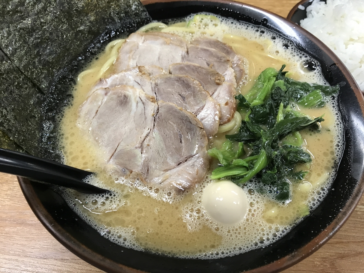 【2026年最新】らっち家瀬谷本店の濃厚豚骨と壱六家の系譜を徹底解剖