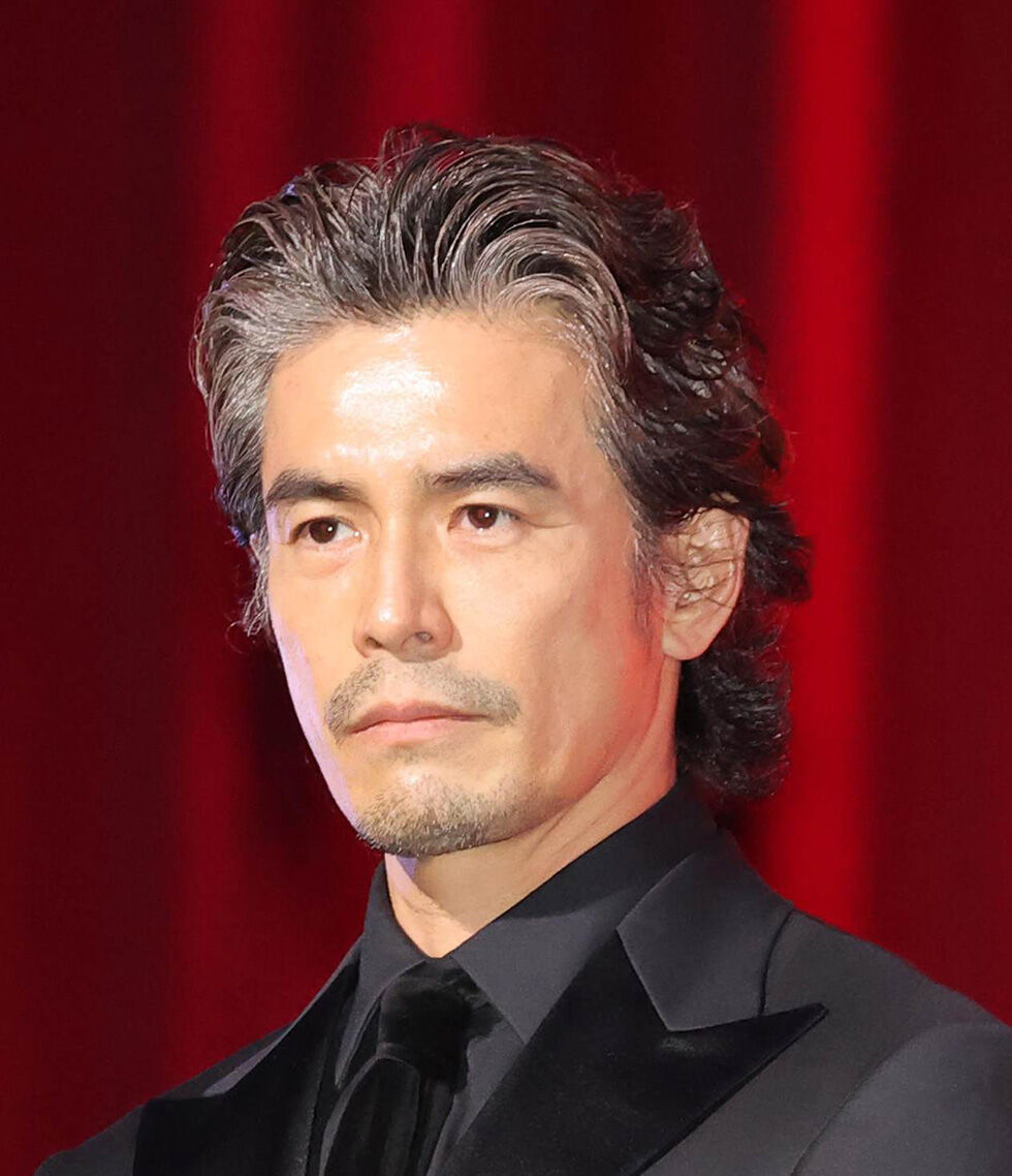 伊藤英明の髪型激変の真相！海猿の短髪から白髪坊主まで歴代比較