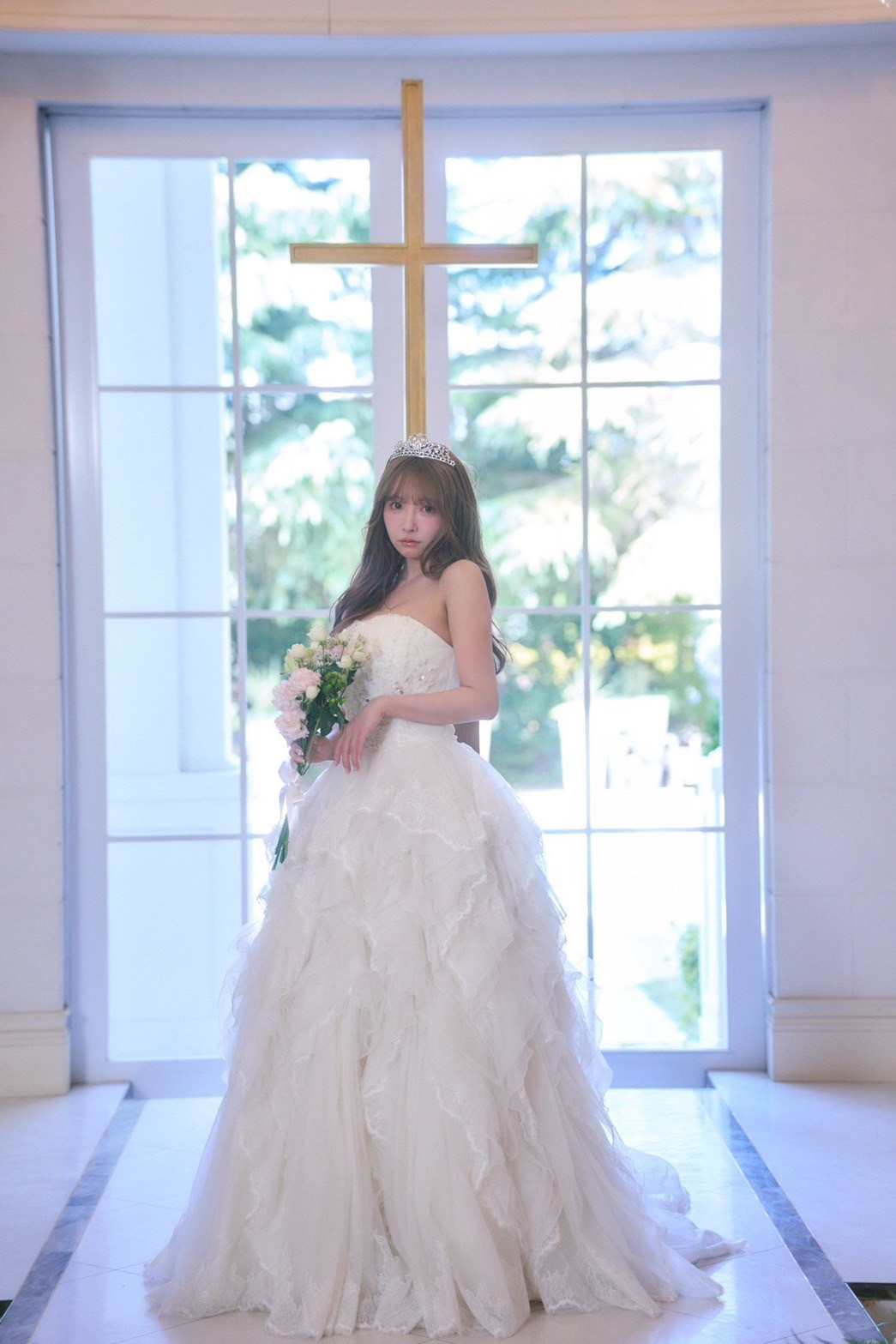三上悠亜の結婚と旦那の真相！歴代彼氏の噂や驚きの結婚条件を徹底解説