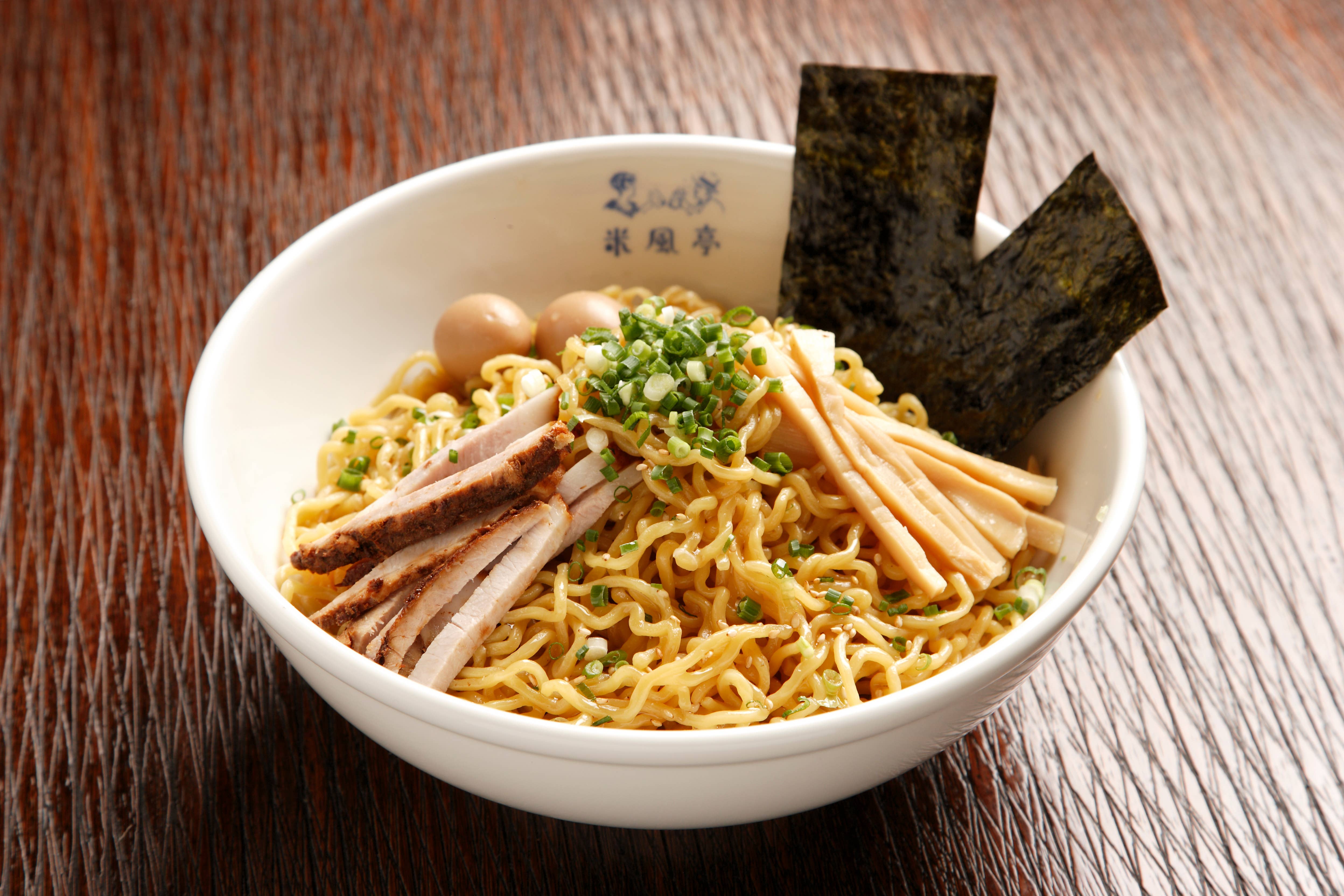 米風亭の油そばが深夜に行列を作る理由！札幌すすきの名店を徹底解剖