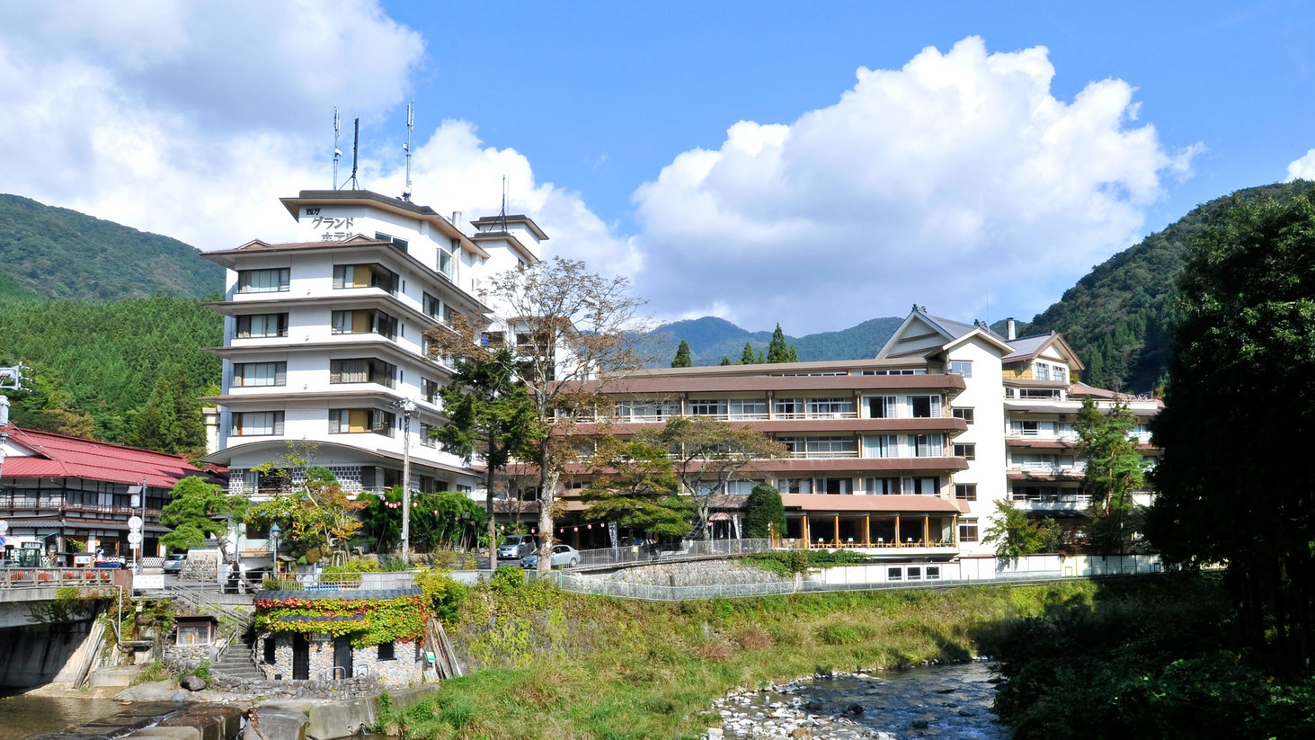 【現地ルポ2026】清流と名湯の郷で何が起きているのか？四万グランドホテルが示す「令和温泉リゾート」の新境地