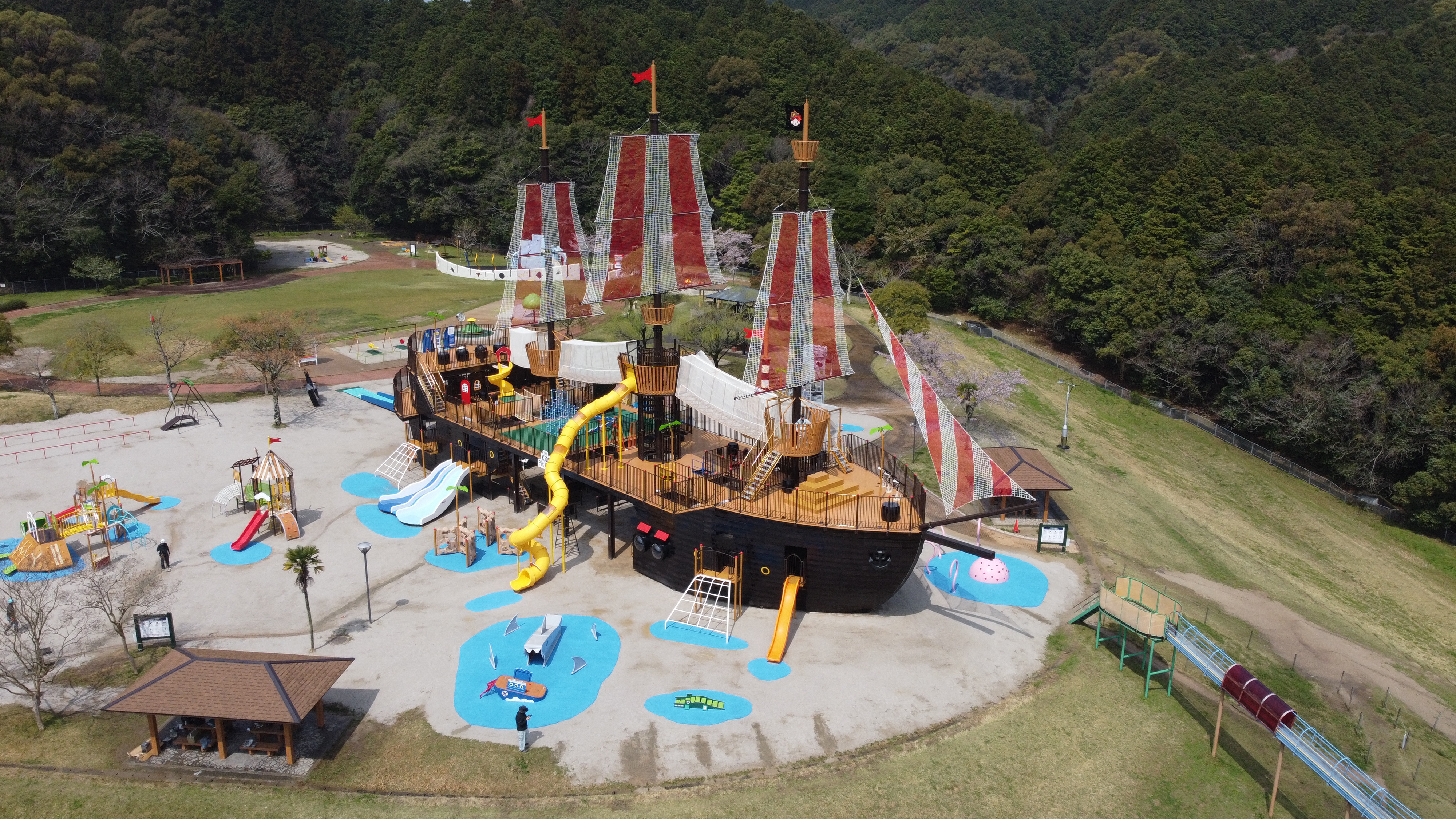 巨大海賊船と絶景スライダー！福岡・筑紫野総合公園の魅力と攻略法