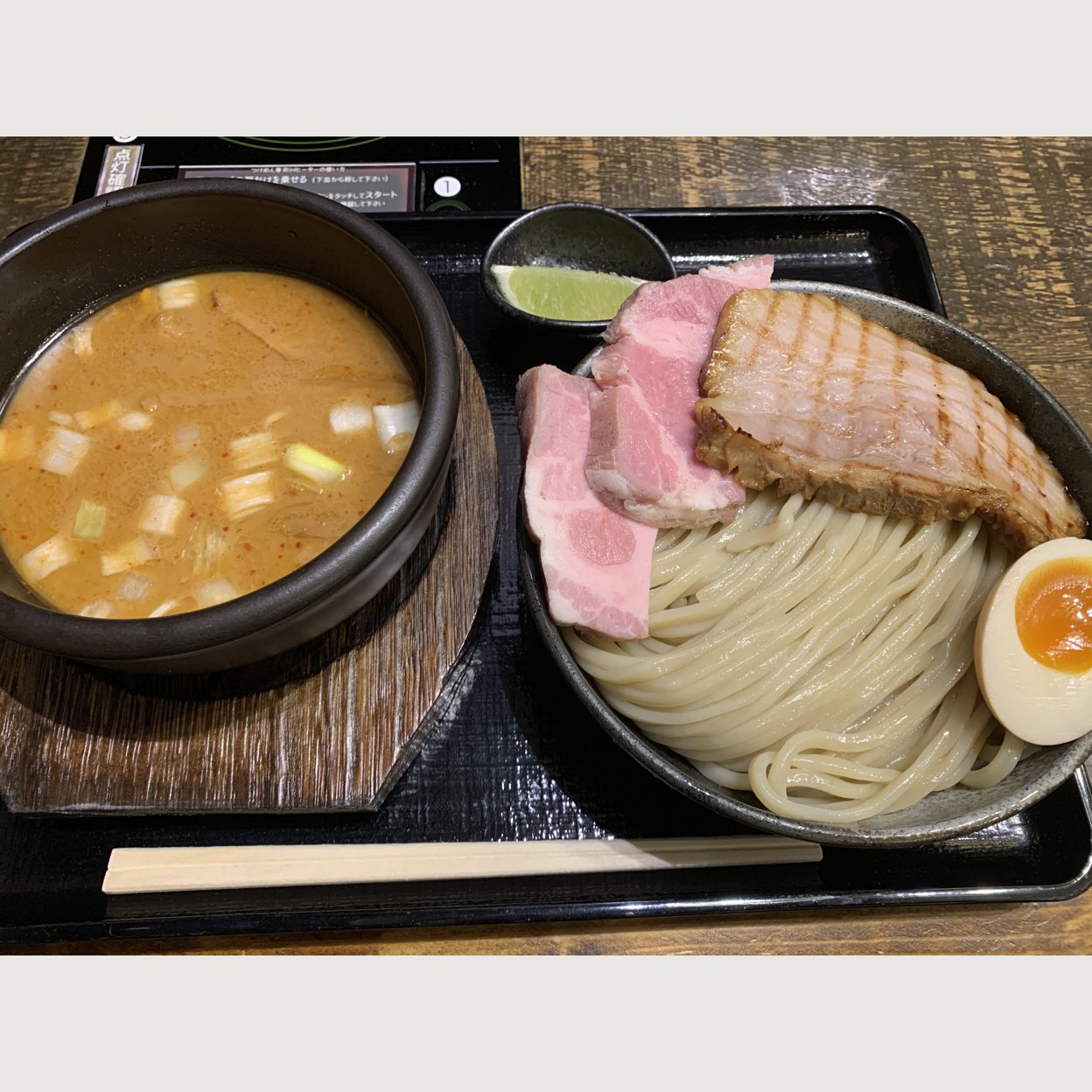 中華そばことぶきやの行列の秘密！煮干しスープの魅力と攻略法