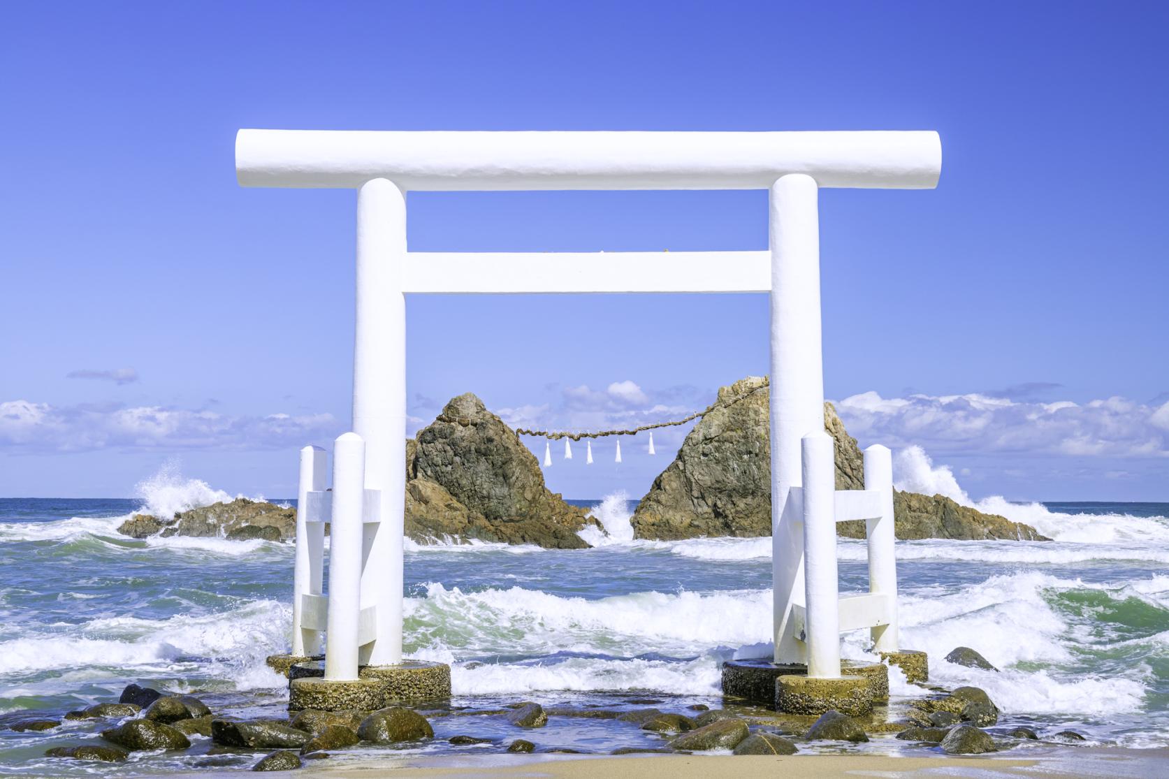 桜井二見ヶ浦の夫婦岩完全攻略！絶景夕日と白い鳥居の魅力【2026】