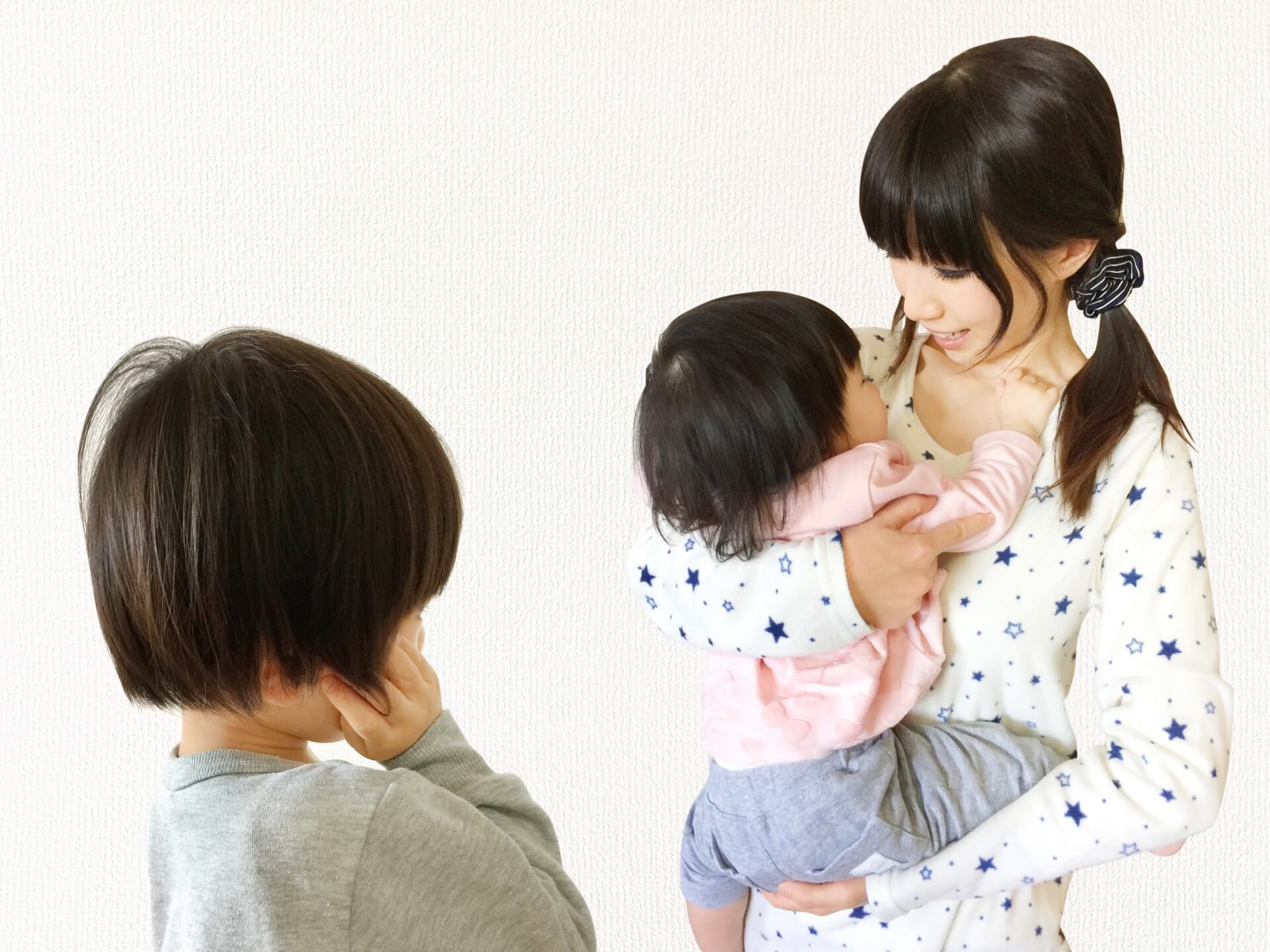 上の子の赤ちゃん返りはなぜ起きる？理由とNg対応・期間の目安を徹底検証