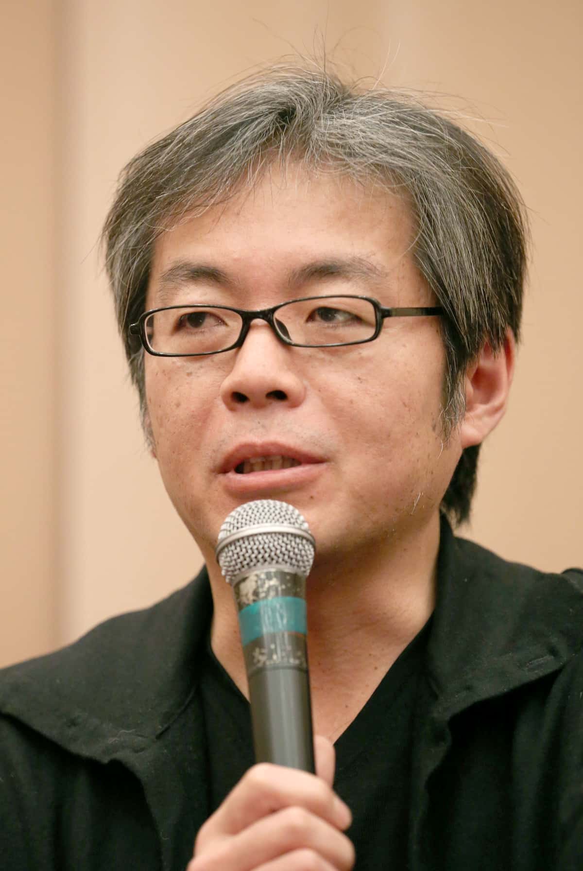 ジャーナリスト青木理の現在と発言の真相｜降板騒動の全貌と最新動向