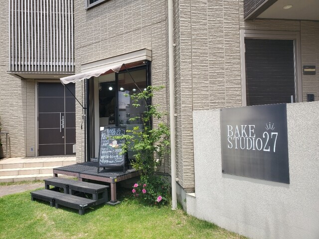 【2026年現地ルポ】開店前から大行列。「Bake Studio 27」が日本のクラフトパン＆スイーツ界に巻き起こす圧倒的革新の正体