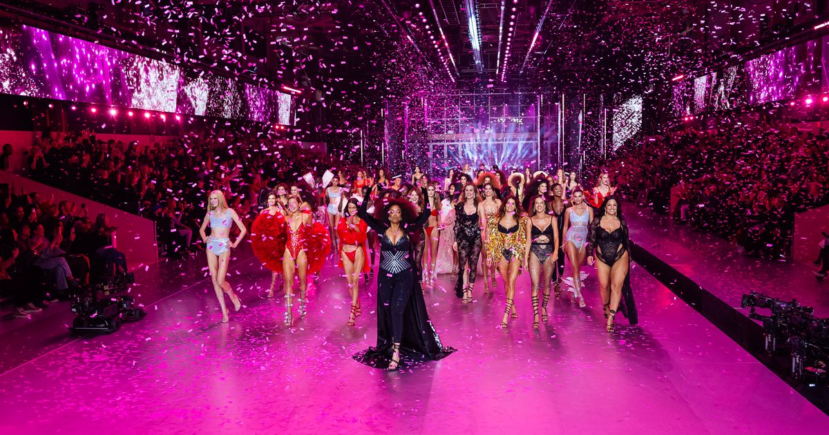 Where to Watch vs Fashion Show