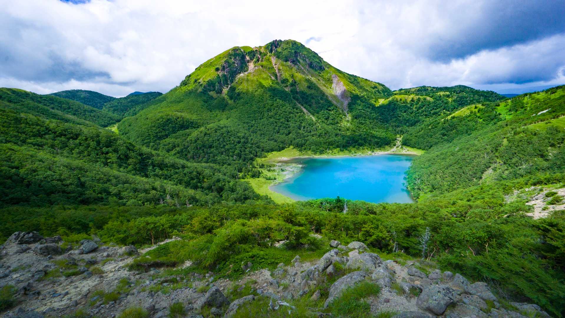 日光白根山の天気を攻略！関東最高峰で急変する理由と2026年登山術