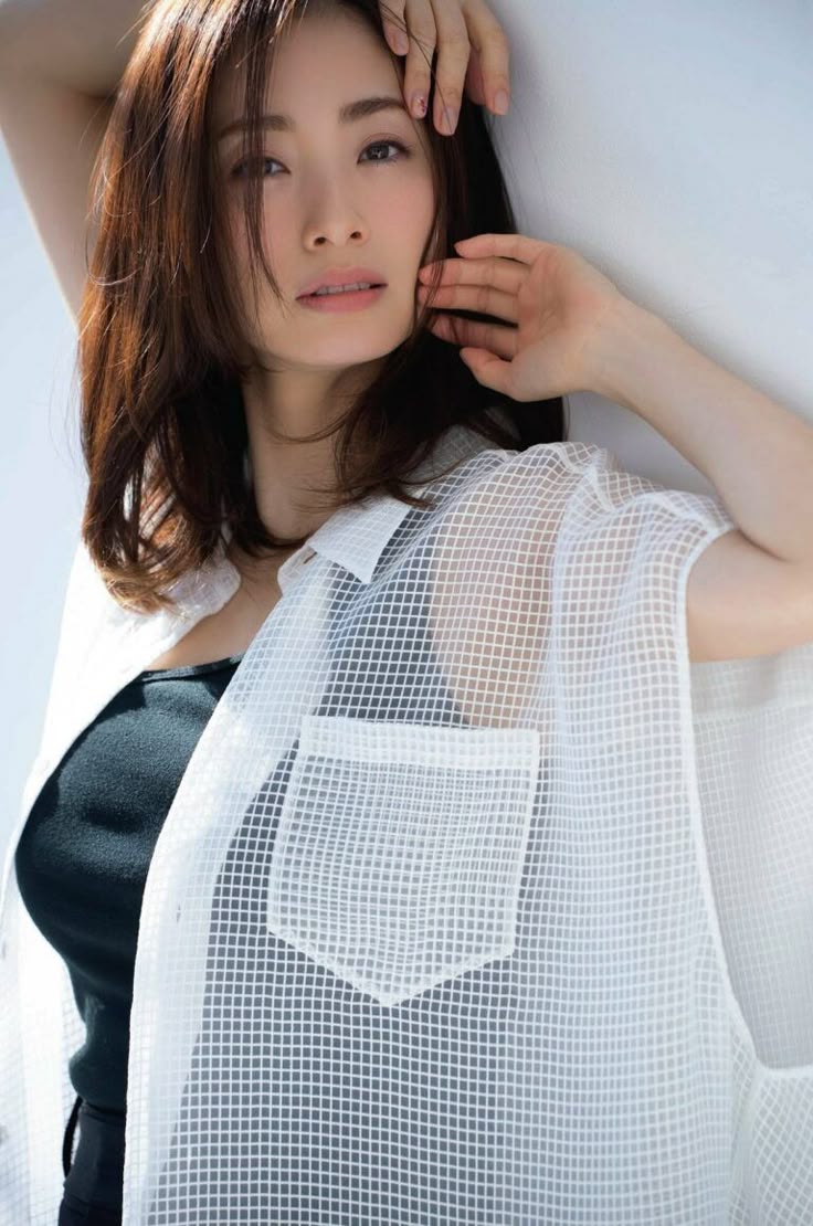 上戸彩の美ボディの秘密とは？奇跡のスタイル維持法と魅力を徹底解明