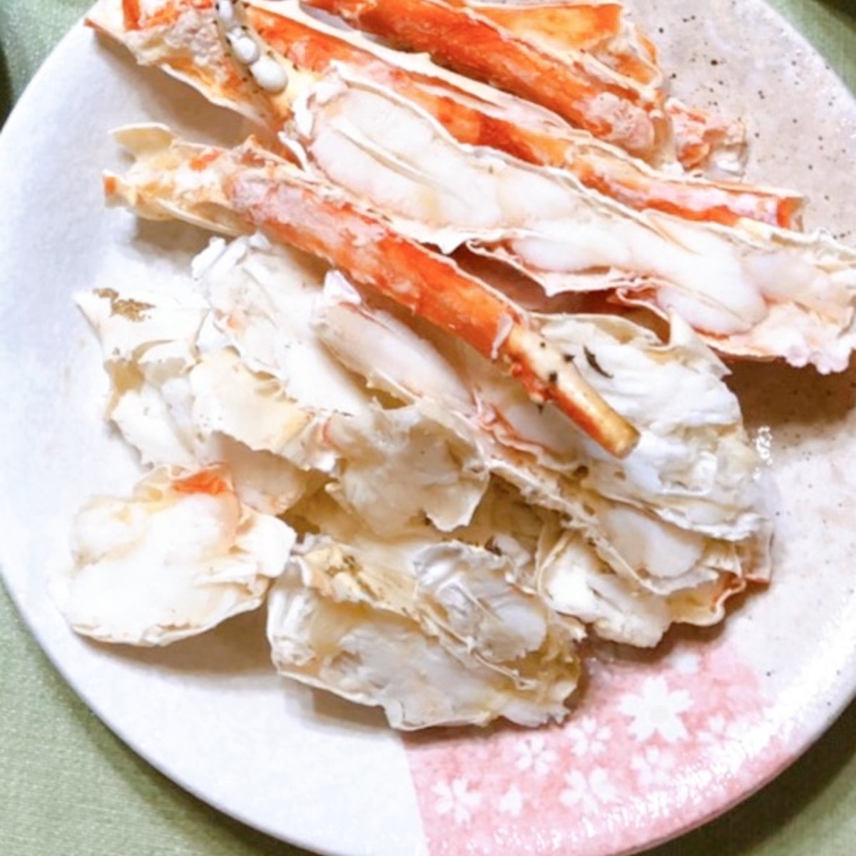 冷凍カニは茹でるな！フライパンで旨味が凝縮するプロ直伝の蒸し方