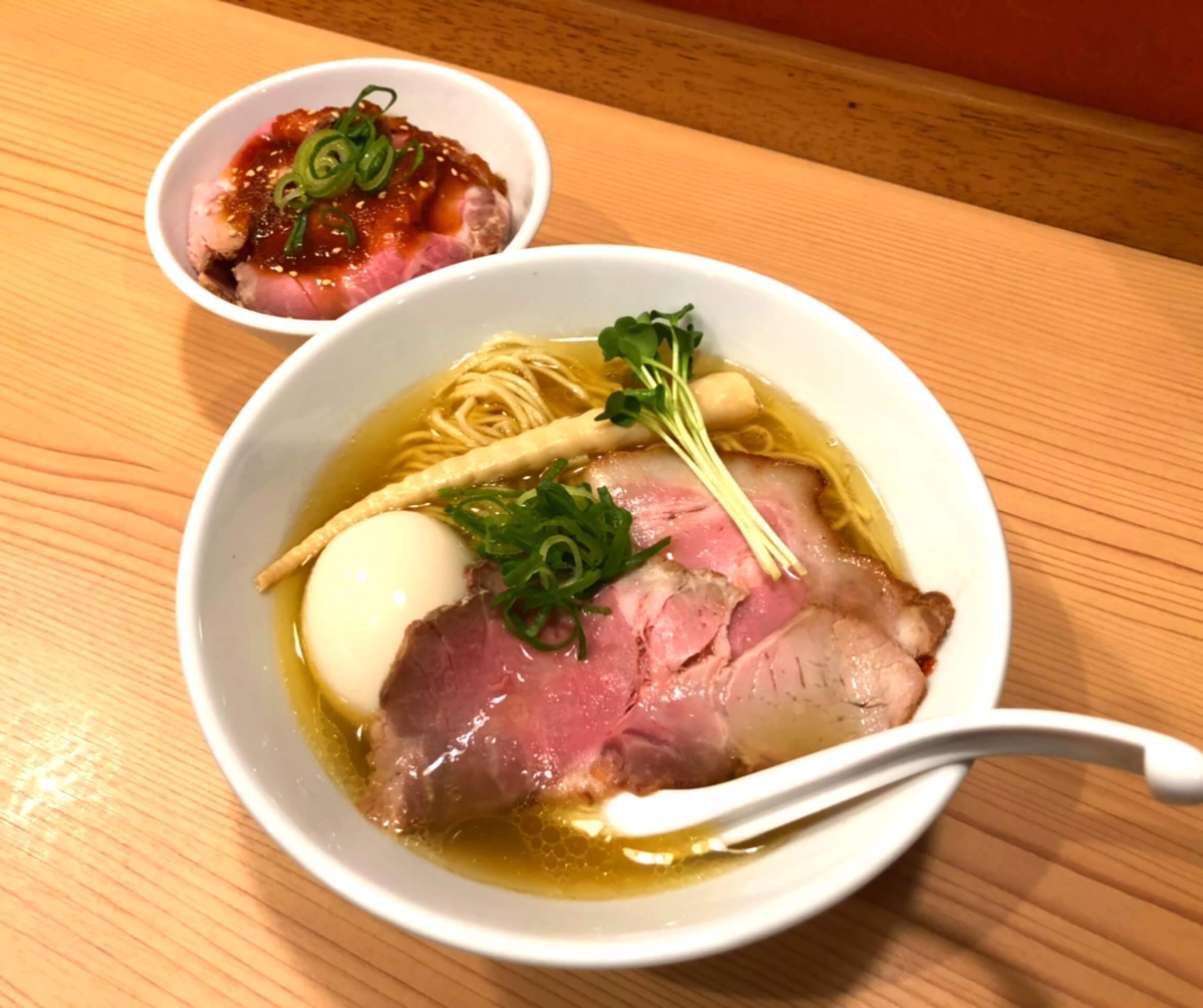 地鶏ラーメンとりじの全貌！極上の一杯と行列の真相【2026年最新】