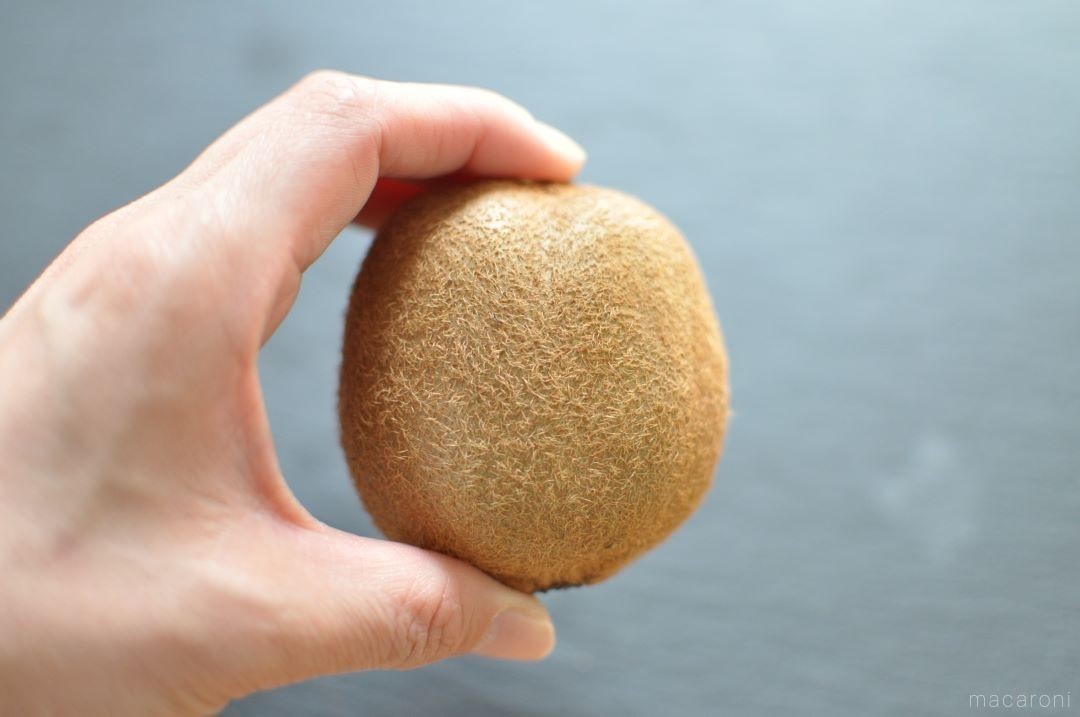 キウイを皮ごと食べる衝撃！栄養3倍の真実と農薬・毛の処理法