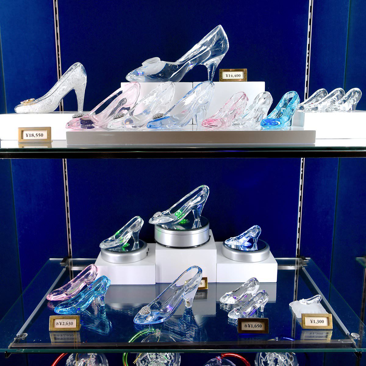 シンデレラ城のガラスの靴！値段と名入れ刻印・プロポーズ最新事情