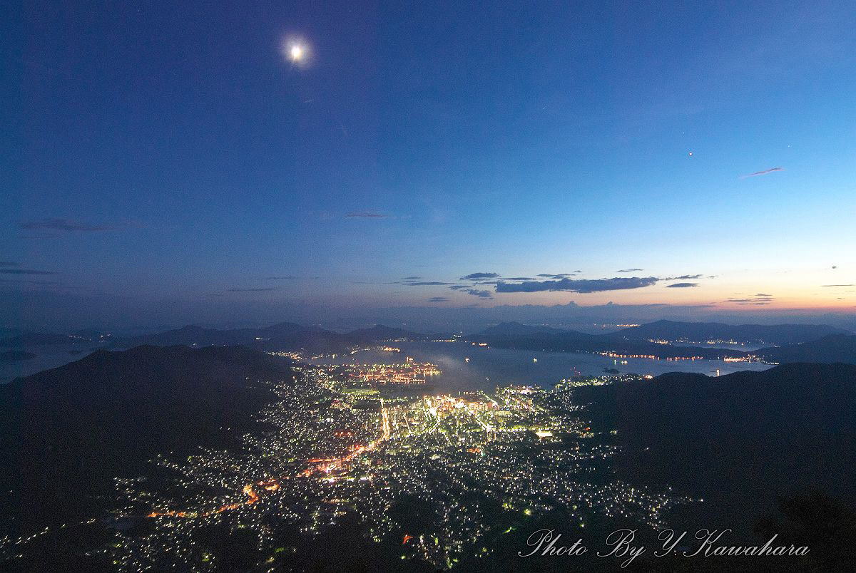 灰ヶ峰展望台の夜景と光の「くれ」文字の真相！行き方と道路の注意点