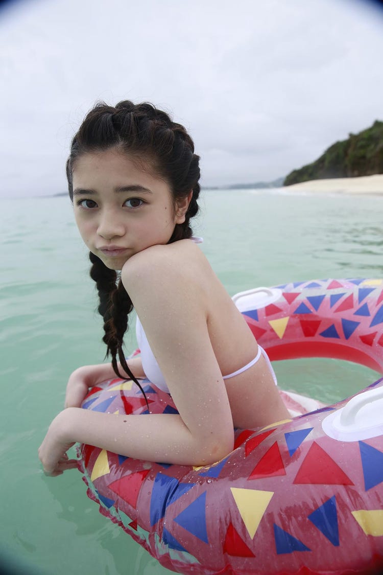 桜田ひよりの水着姿やグラビアの真相！写真集と美脚スタイルの全貌