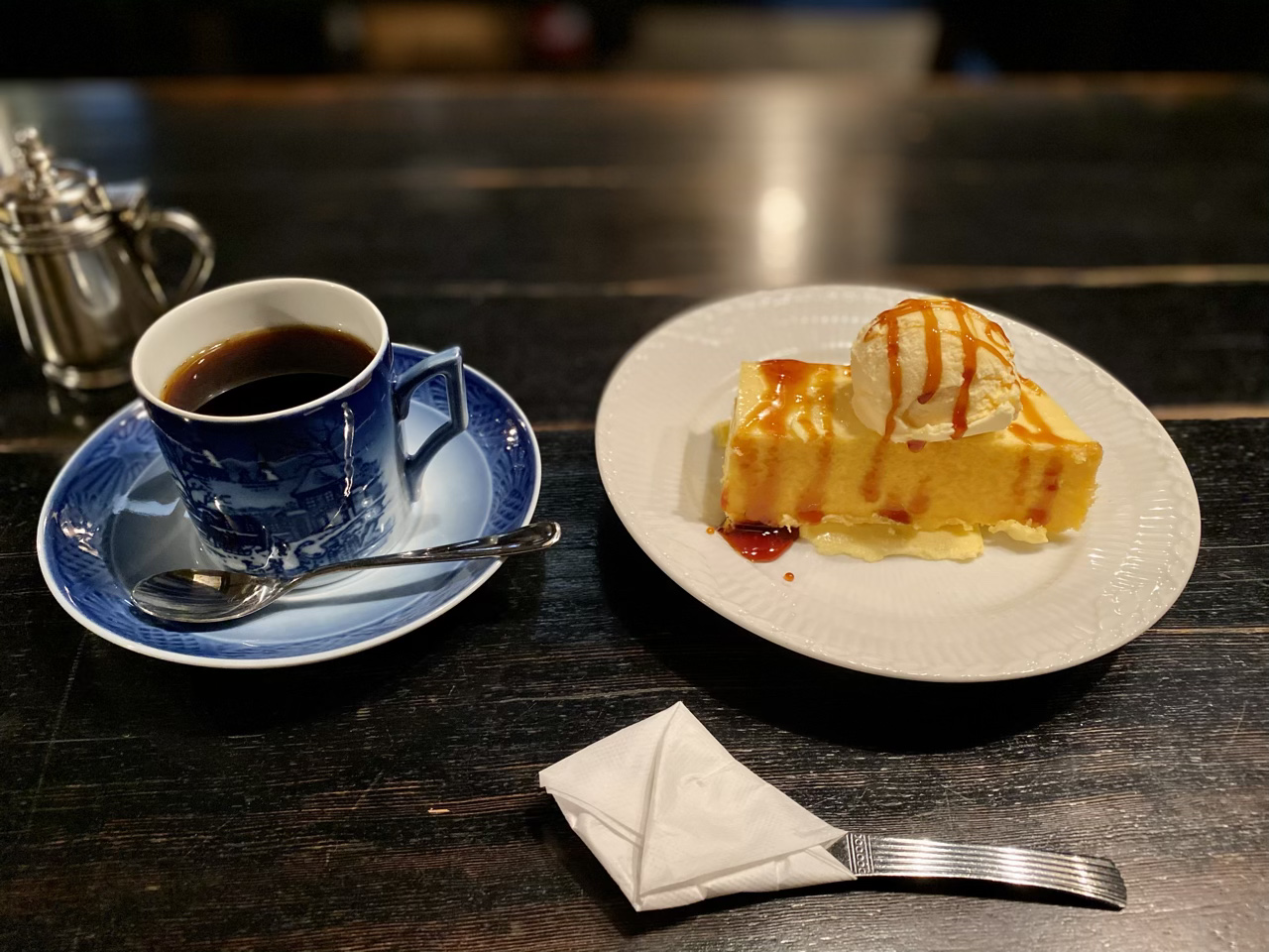 栄の隠れ家「西原珈琲店」の魅力とプリン・混雑・喫煙事情を徹底解剖