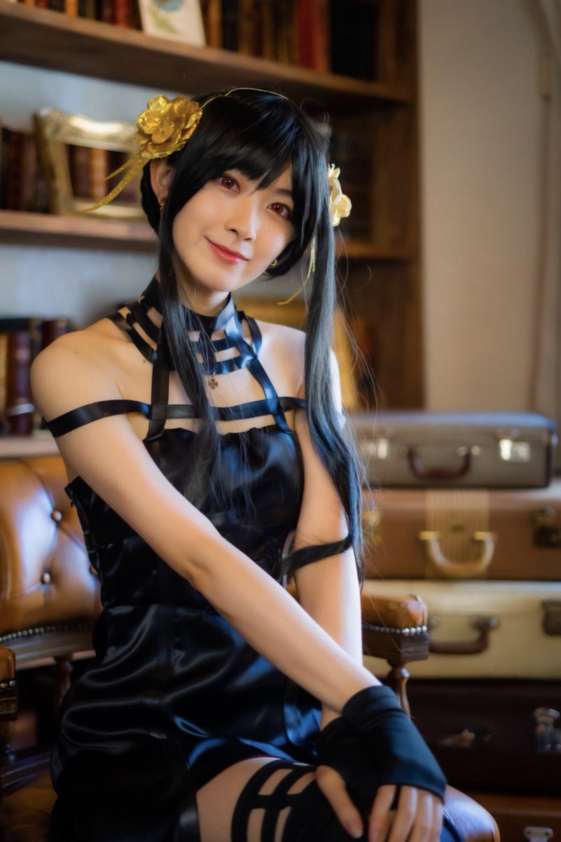 檜山沙耶のヨルコスプレが神再現と絶賛された理由！話題の真相と反響