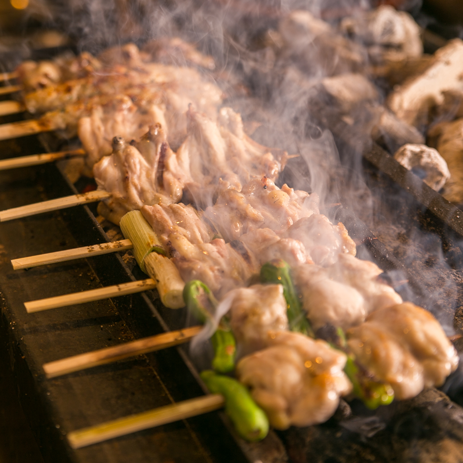 予約殺到の隠れ家「焼き鳥 ゆう」圧倒的火入れと争奪戦の全貌