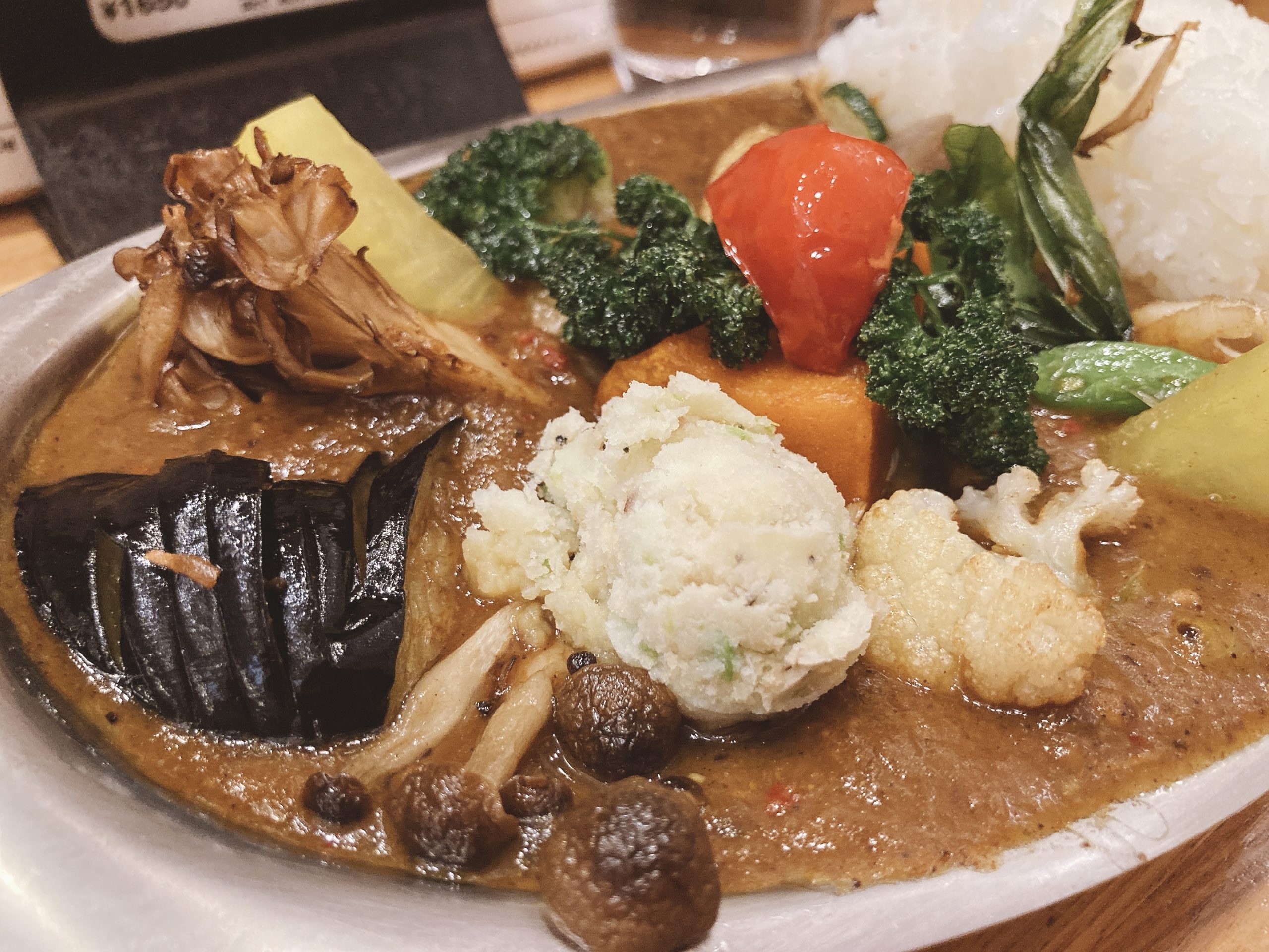 武蔵小金井カレーの店プーさん徹底解剖！野菜の山とスパイスの秘密