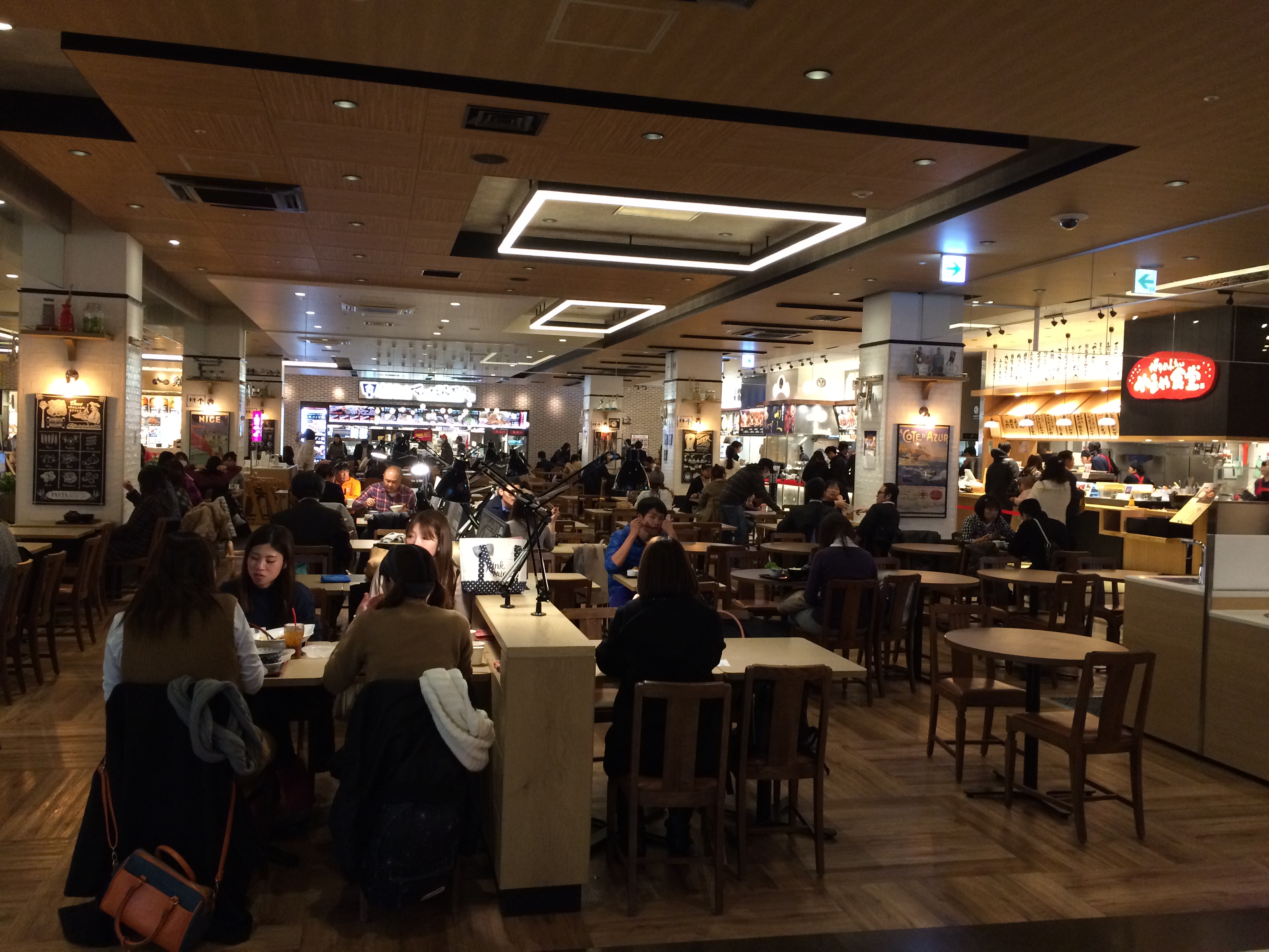 海老名ららぽーとフードコート徹底解剖！おすすめ店と混雑回避術