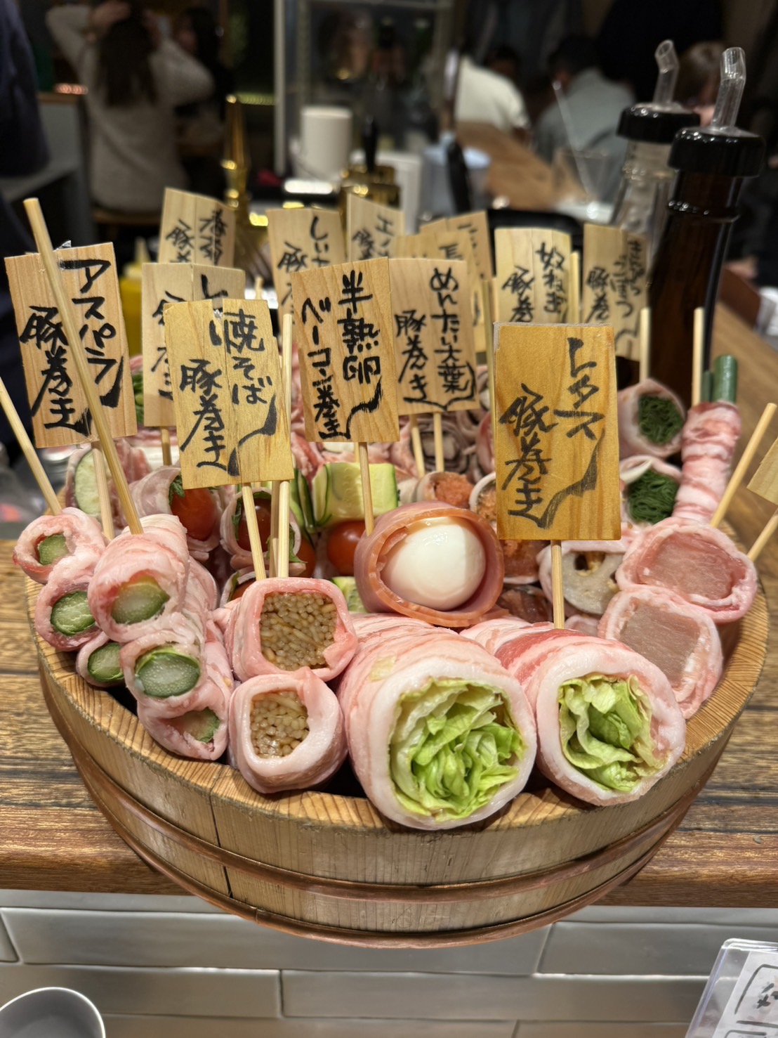 野菜串巻きなるとやの予約と人気メニューを徹底解説！混雑実態も検証