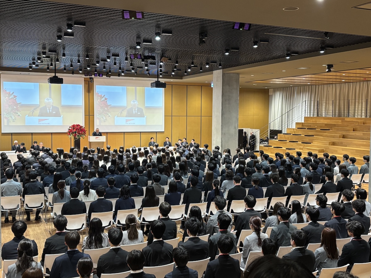 ファーストリテイリング入社式2026｜柳井正の訓示と初任給の全貌