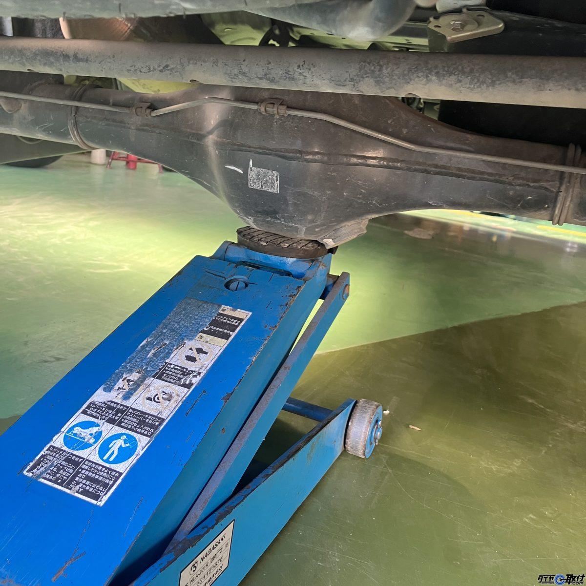 間違えると車体大破？ハイゼットカーゴの正しいジャッキポイント完全ガイド【2026年最新プロ現場の知恵】