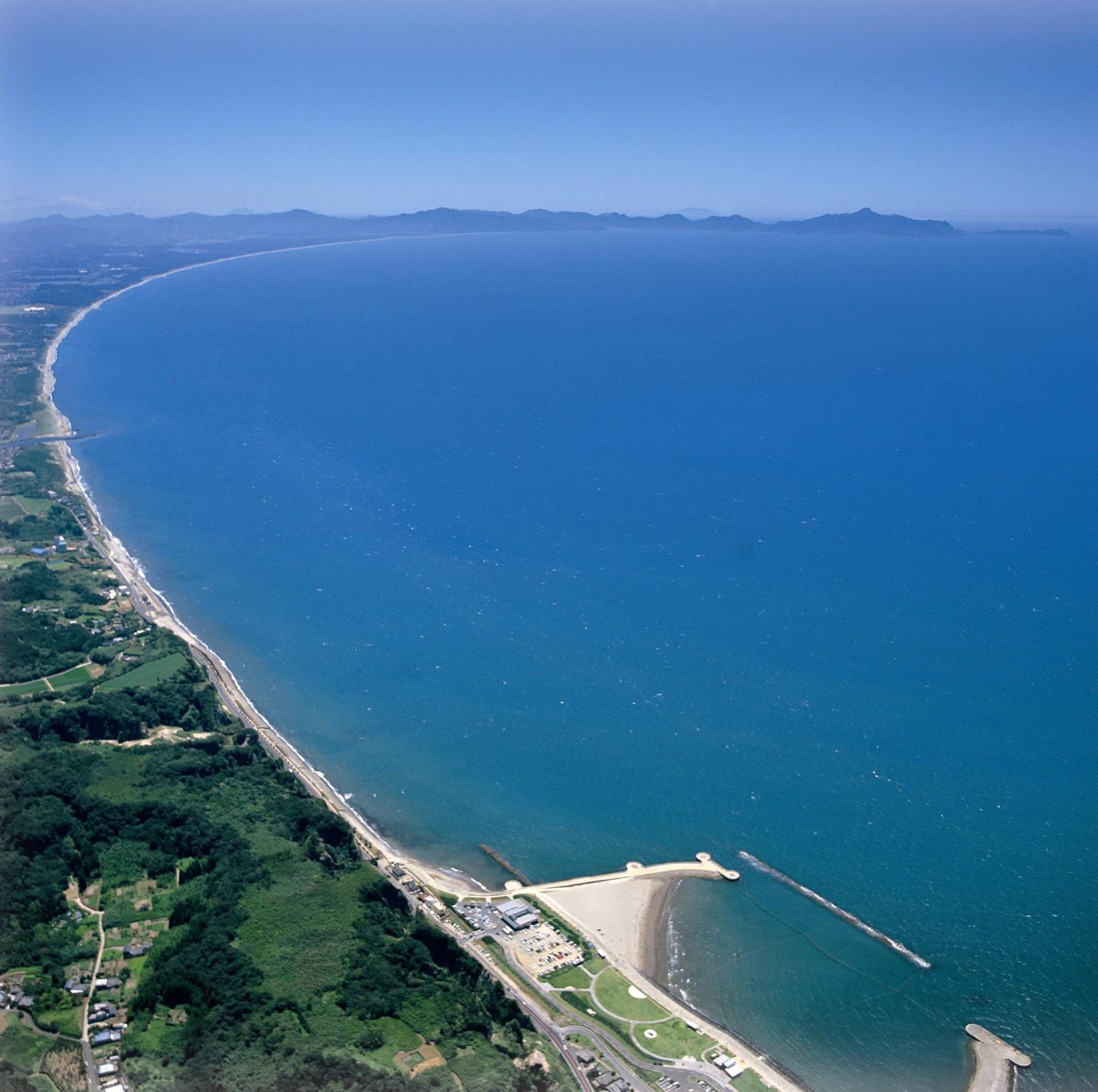 江口浜海浜公園が人を惹きつける理由｜絶景夕日とサーフィン・海鮮の真相