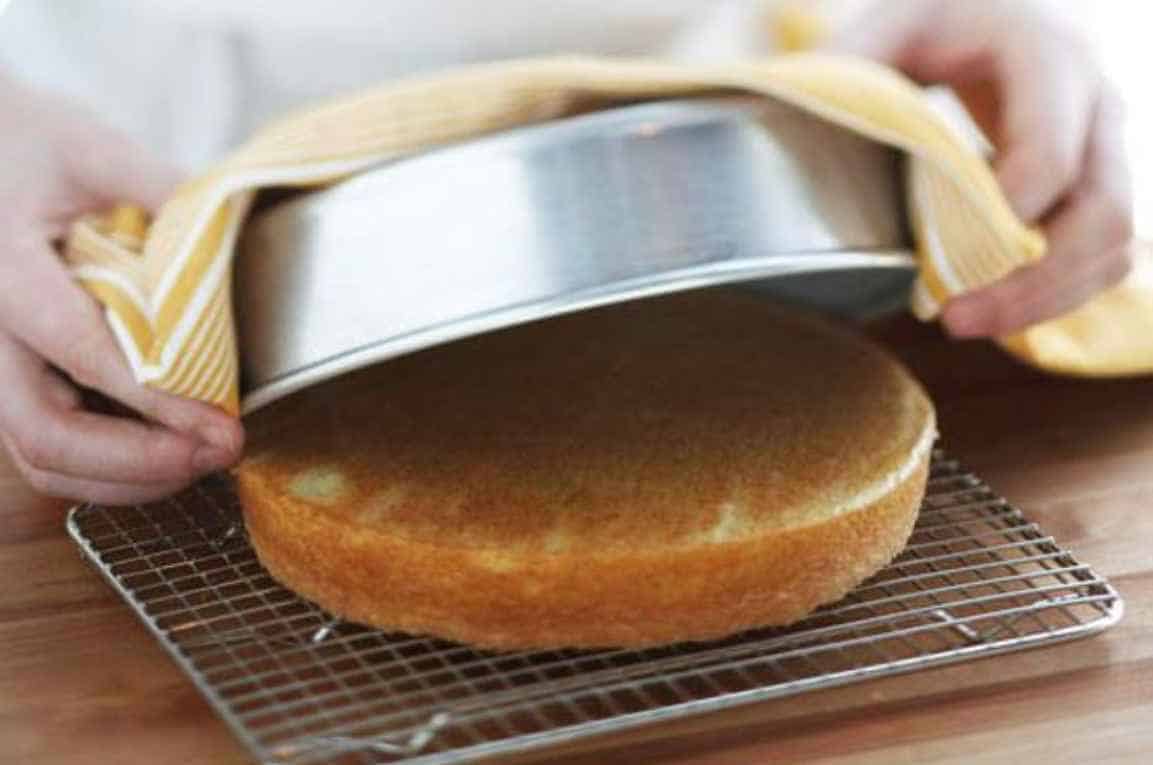 How Long Should Cake Cool Before Removing from Pan