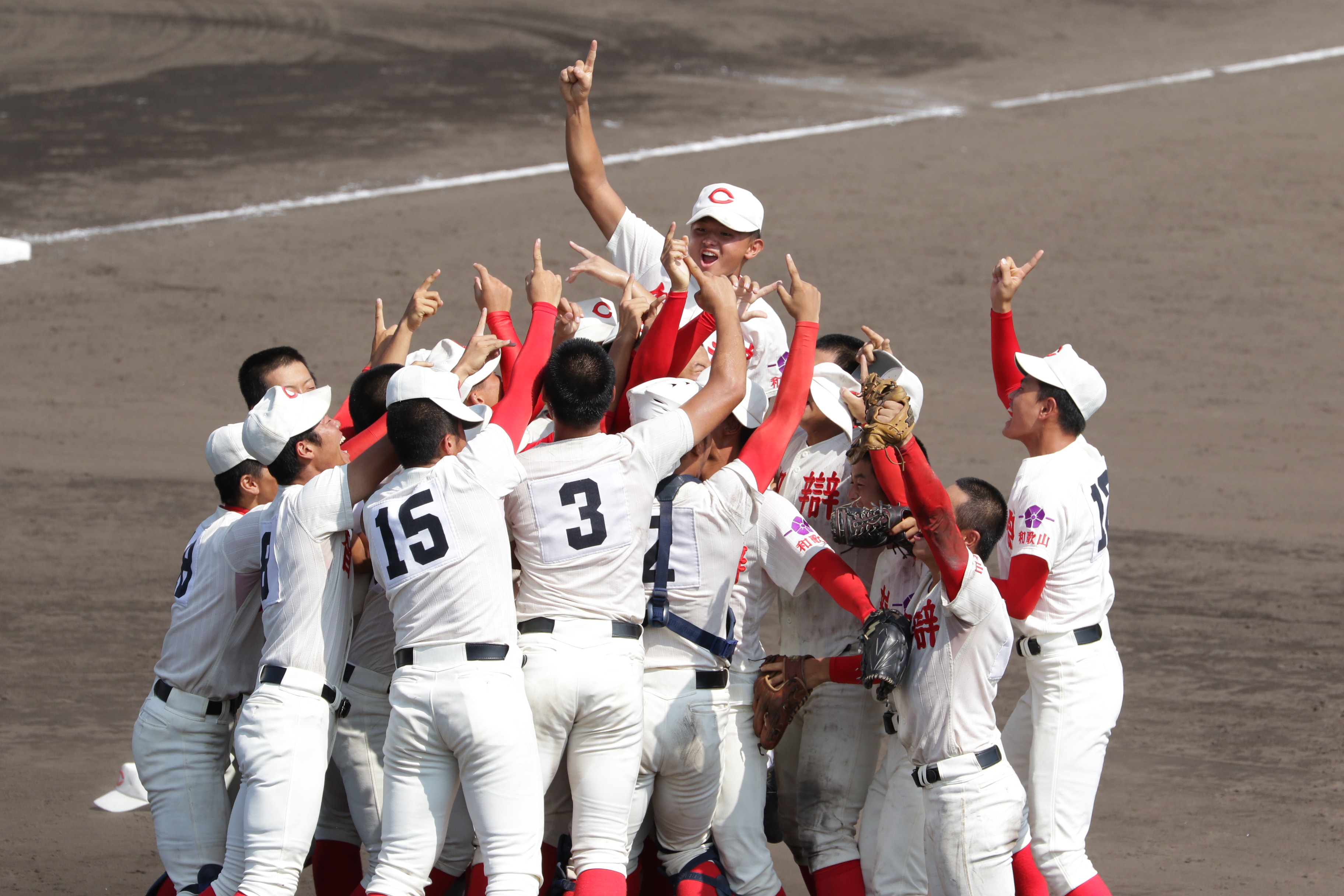 【2026年最前線】伝統と革新が交差する甲子園——朝夕2部制の定着、7回制議論、そしてデータ野球が塗り替える高校球児たちの夏