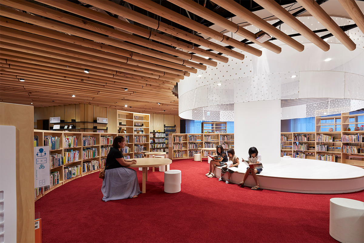なぜ図書館の利用者は激減したのか？統計が示す激変と電子化の波