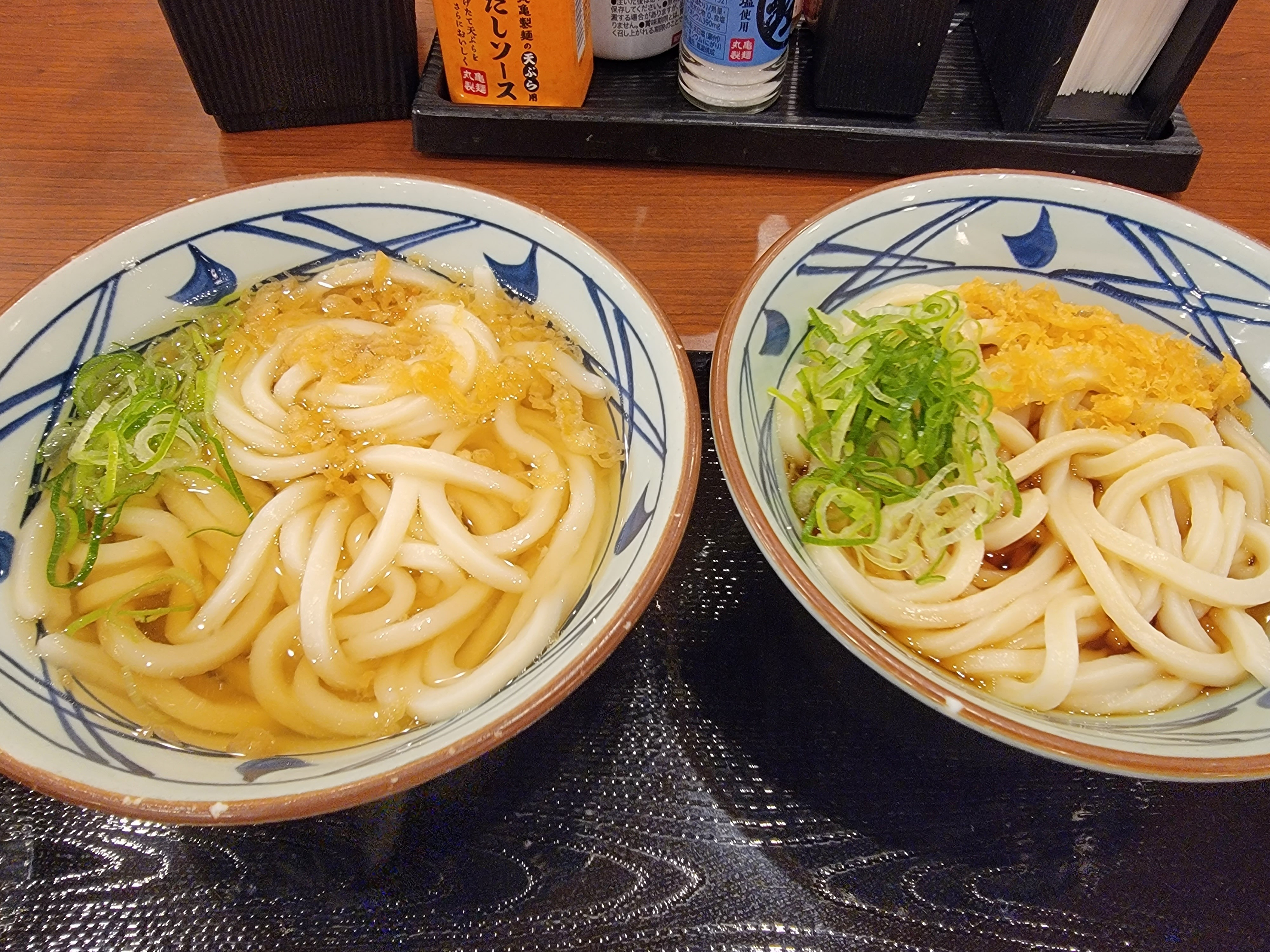 かけとぶっかけの違いとは？だしの濃さやつゆの量を徹底解剖