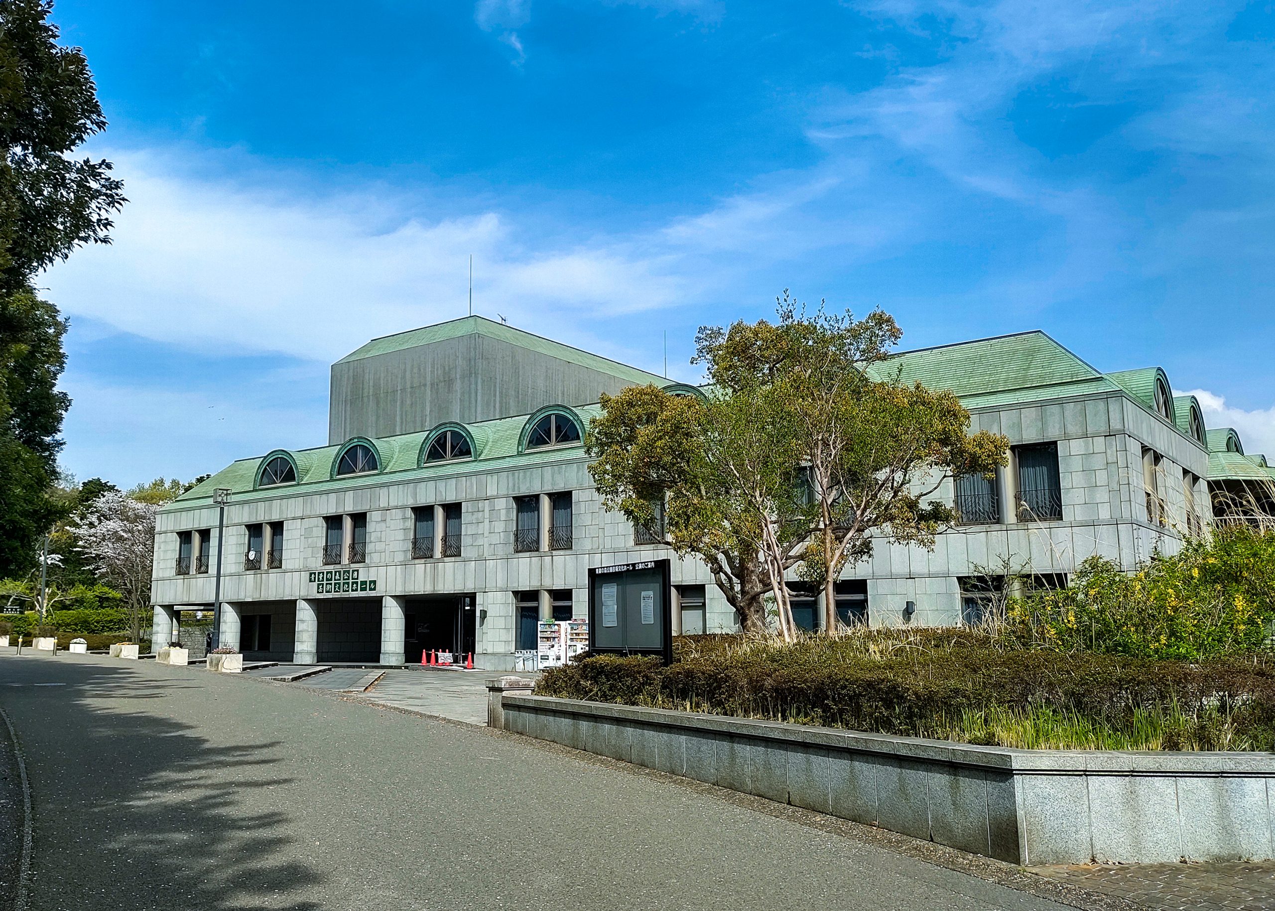 青葉の森公園芸術文化ホールの座席表・見え方と駐車場アクセス攻略
