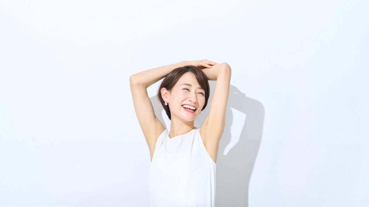 「脇」は英語で何？ArmpitとUnderarmの違いや慣用句を徹底解説