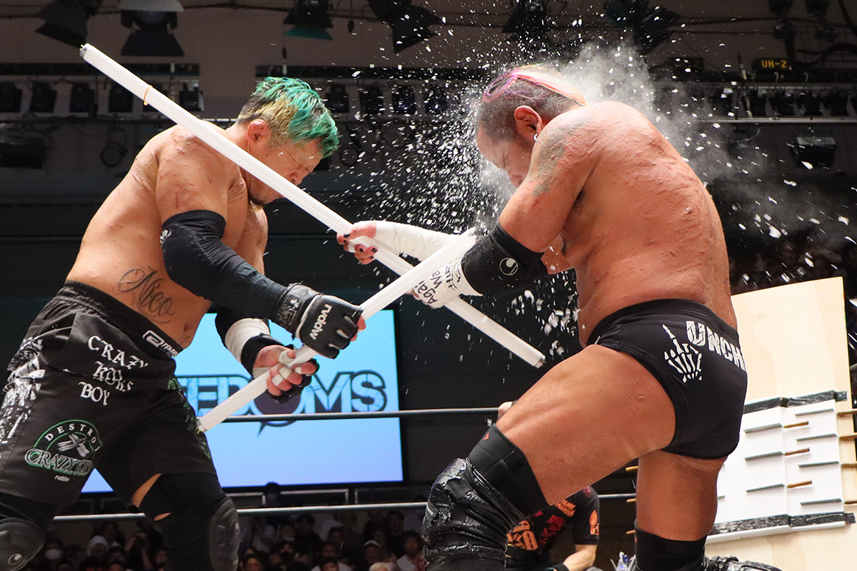 血と歓声が交錯する極限のリング！プロレス・デスマッチ過激最前線