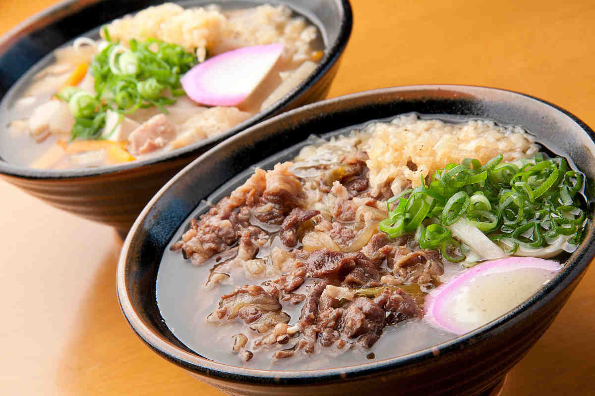 高松の夜を揺るがす鶴丸の真実！深夜行列と絶品カレーうどんの全貌