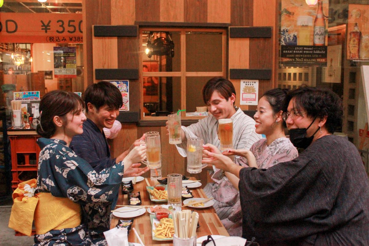 【2026】沖縄市の名居酒屋まとめ！コザや中の町の隠れ家から深夜営業まで