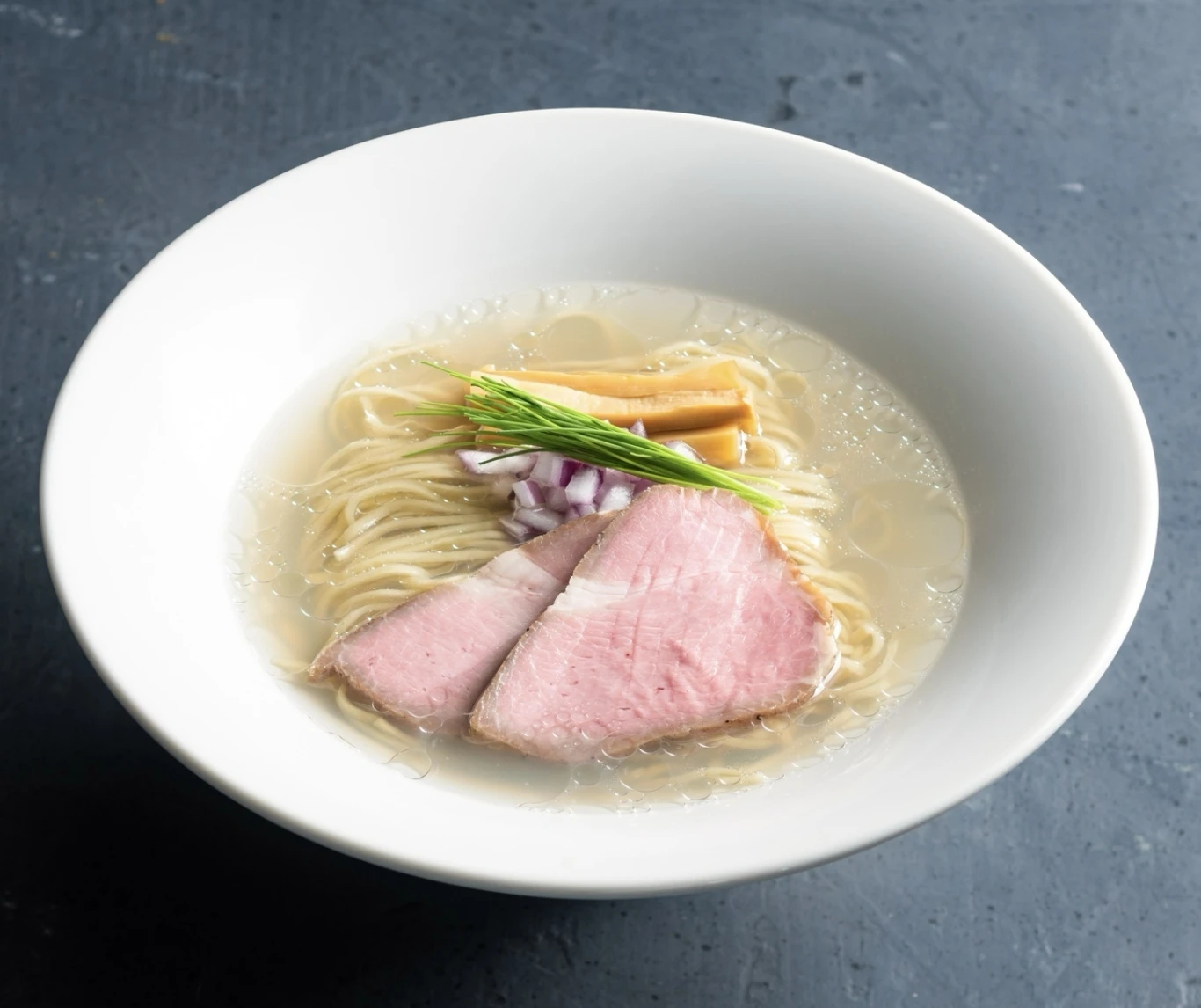 琥珀ラーメン徹底解剖｜ミシュラン貝出汁の衝撃と最新記帳・並び方