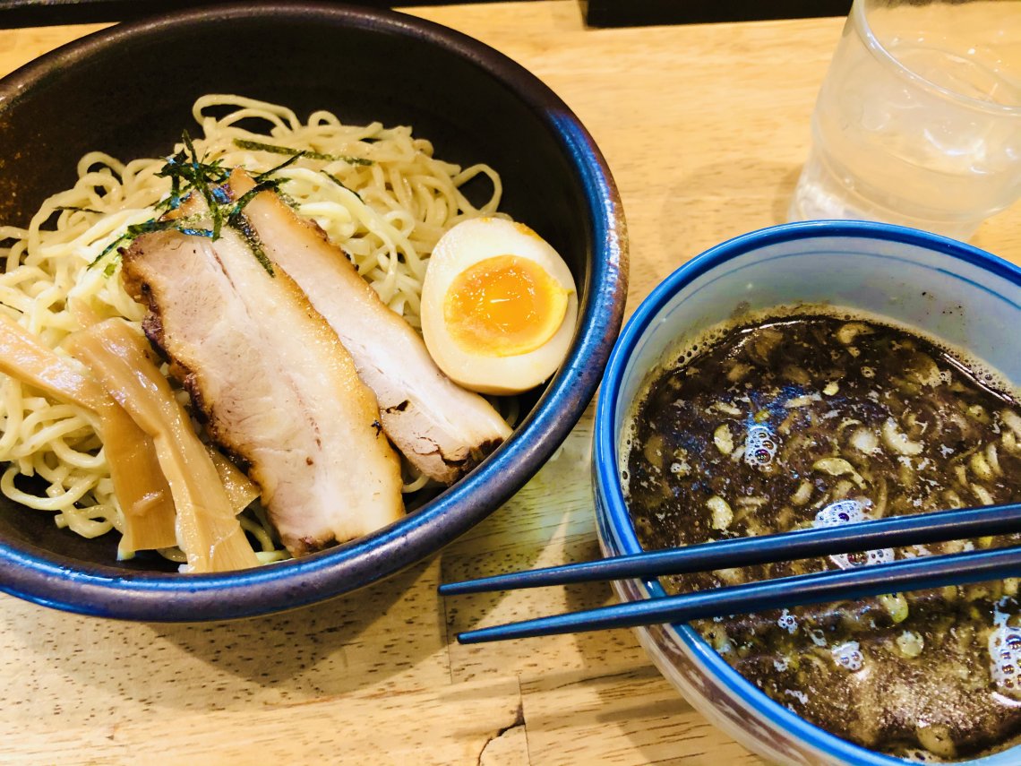 広島屈指の名店「麺家こりく」徹底解剖！極上魚介豚骨と混雑回避術