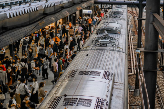満員電車を避ける関西の最適解？Jr西日本「Aシート」の現在地と2026年の通勤リアル