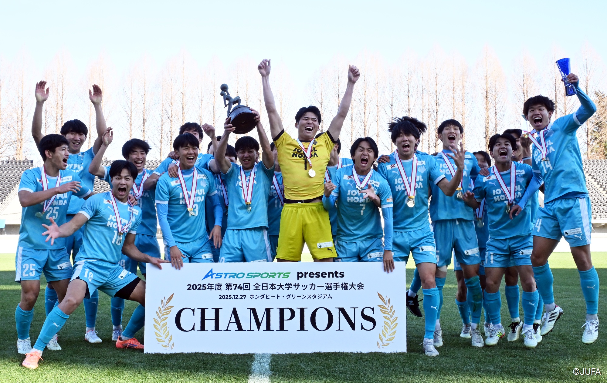 2026年、なぜ世界は日本の「大学サッカー」に群がるのか？Jリーグを経由しない欧州直行ルートと進化する育成最前線