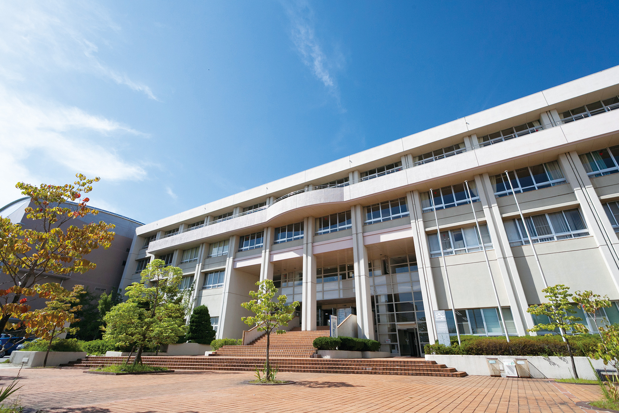 名古屋経営短期大学の評判はやばい？偏差値・就職先と学費の実態検証