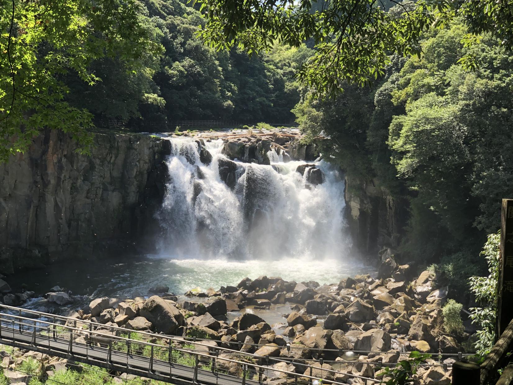 関之尾の滝の全貌｜世界一の甌穴群とスノーピークで激変した名所の現在