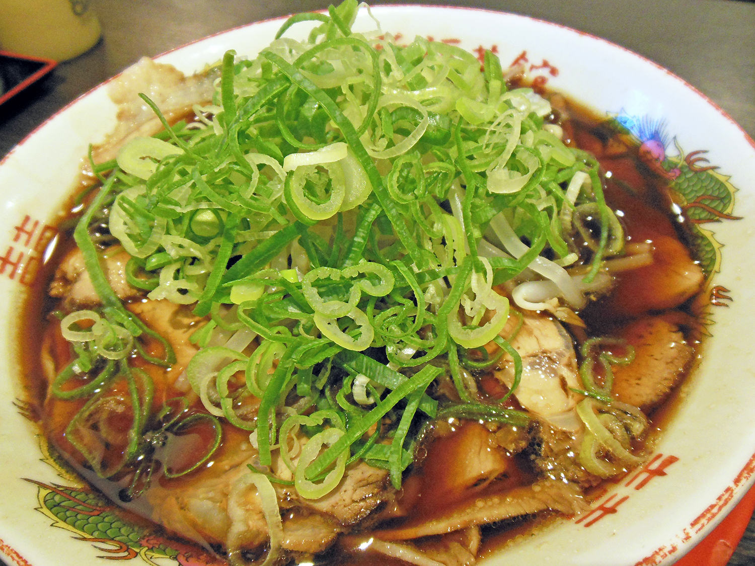 新福菜館秋葉原店の行列の真相｜漆黒スープと絶品焼き飯の魅力を解剖