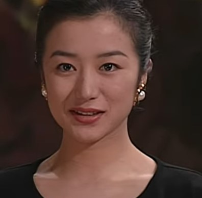 鈴木京香の「20代」が今、若者の間でバズる理由。90年代の圧倒的オーラと、色褪せない美学の正体