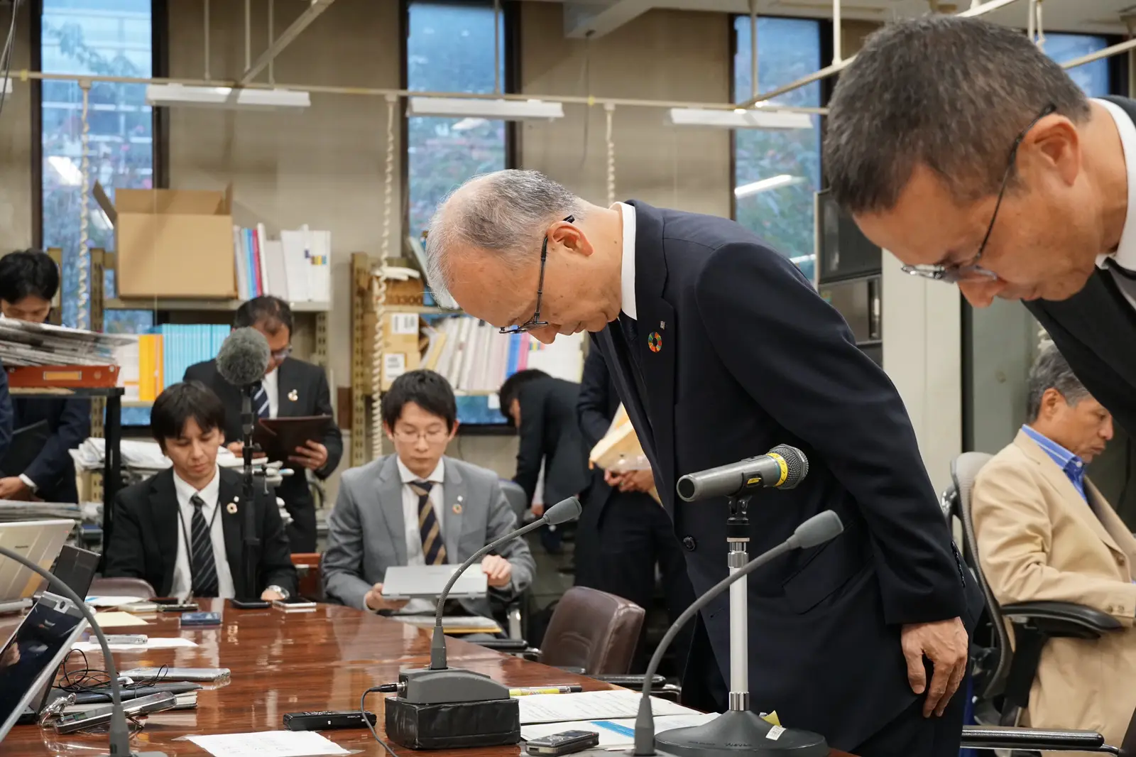 日銀記者クラブの正体！総裁会見の裏側と事前リーク報道の真相を暴く